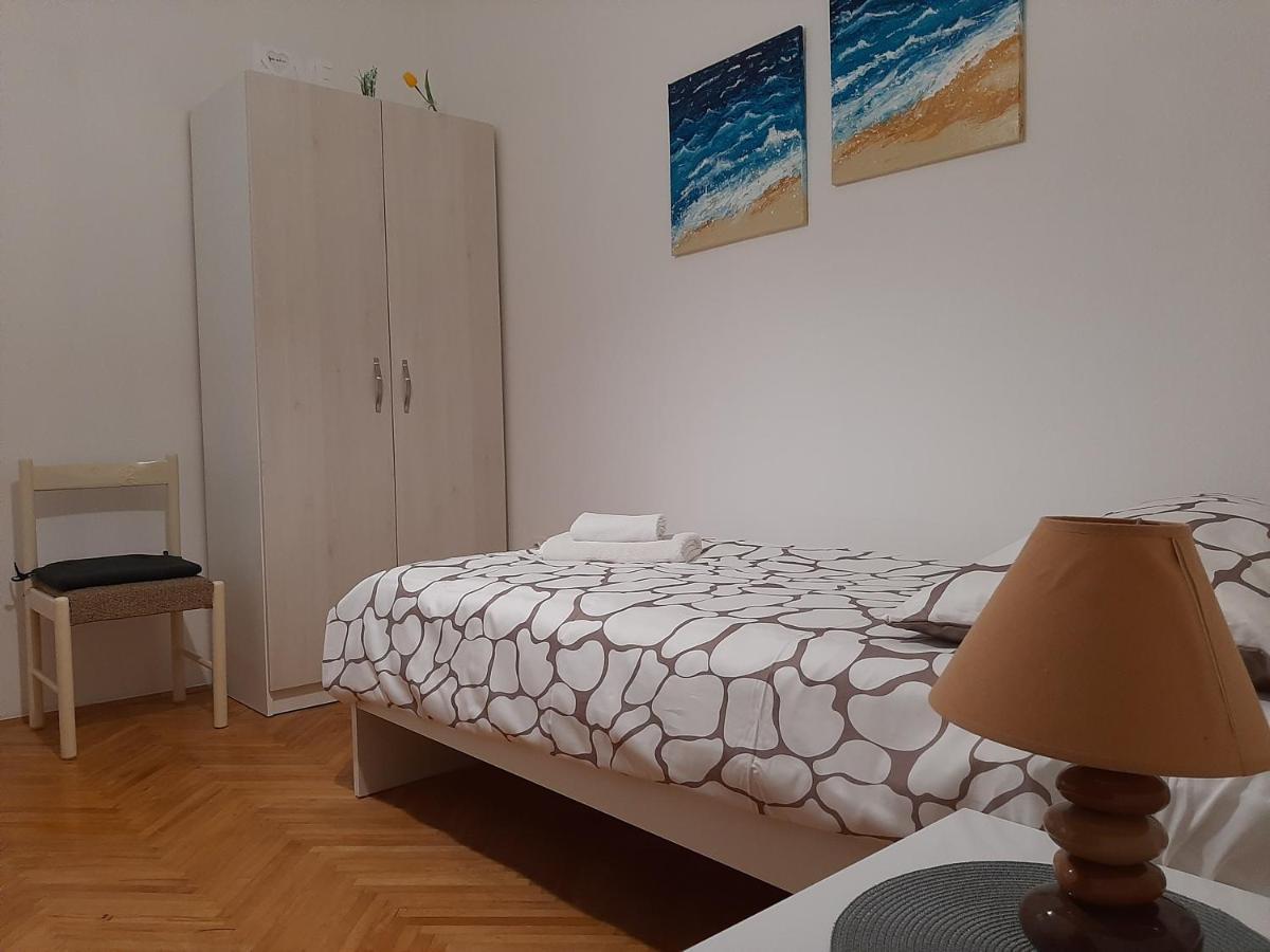 Family House Rebeka Apartman Ugljan Kültér fotó
