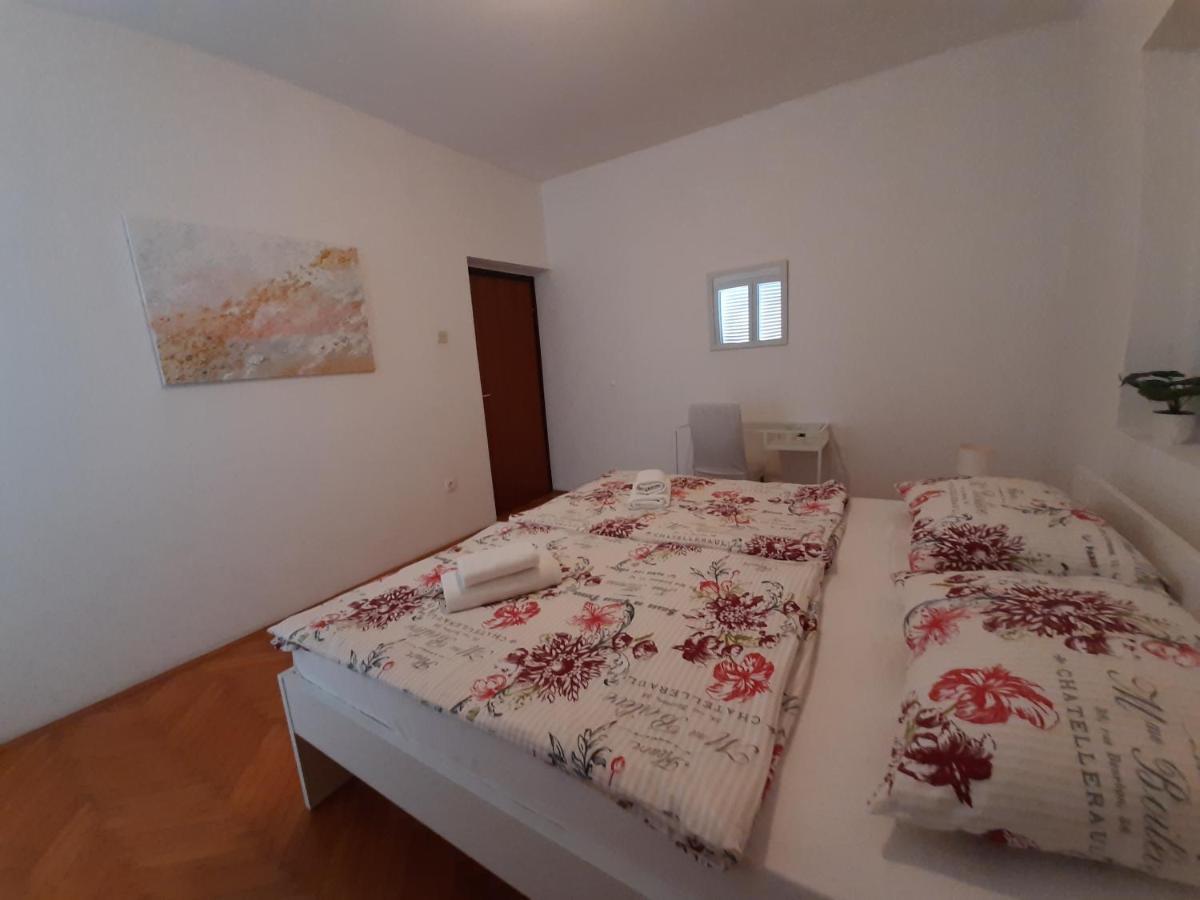 Family House Rebeka Apartman Ugljan Kültér fotó