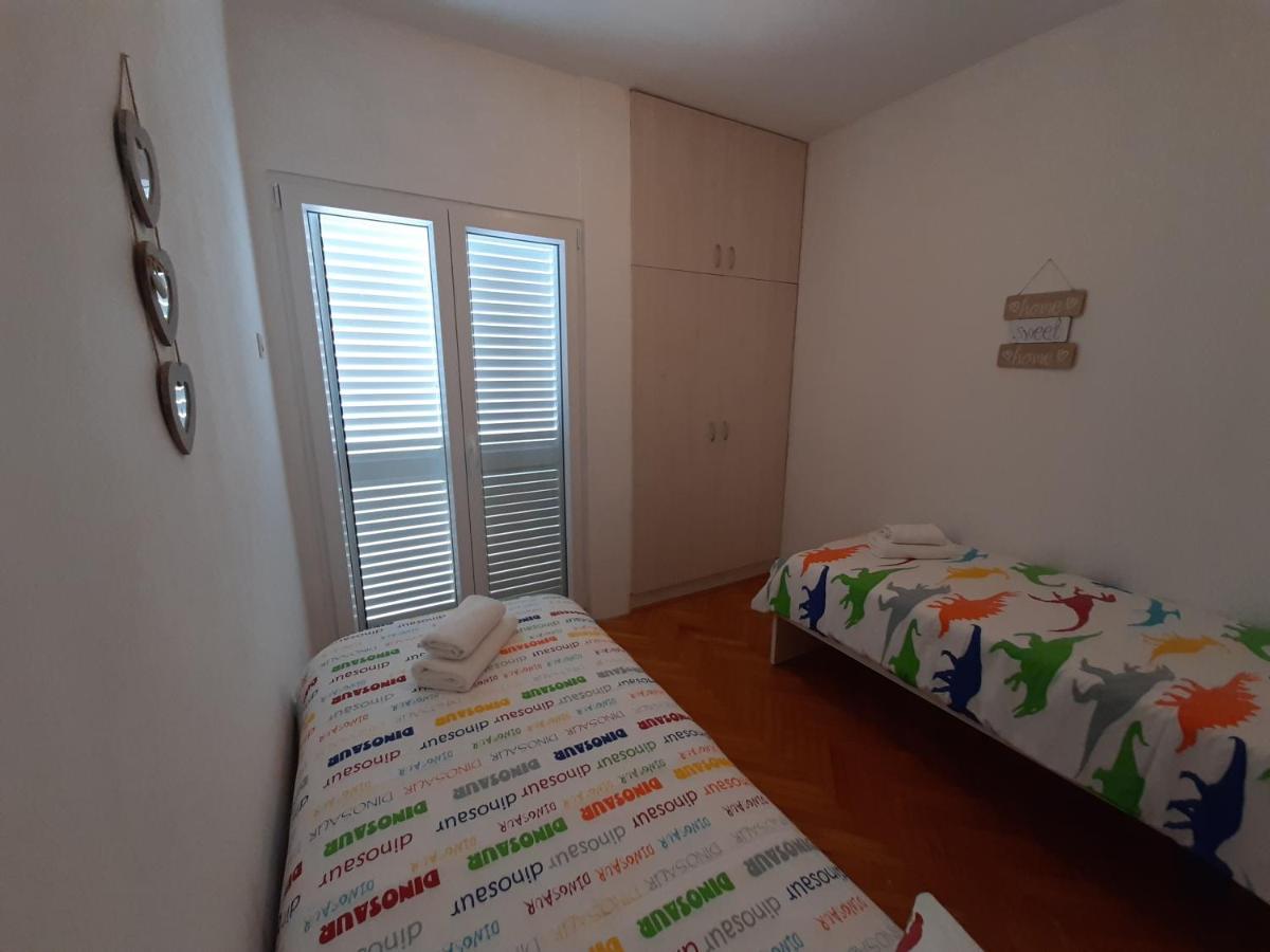 Family House Rebeka Apartman Ugljan Kültér fotó