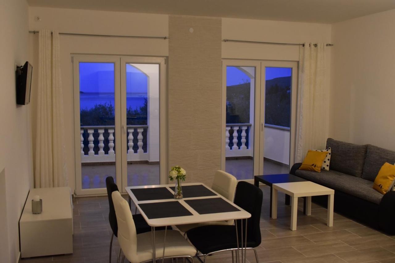 Family House Rebeka Apartman Ugljan Kültér fotó