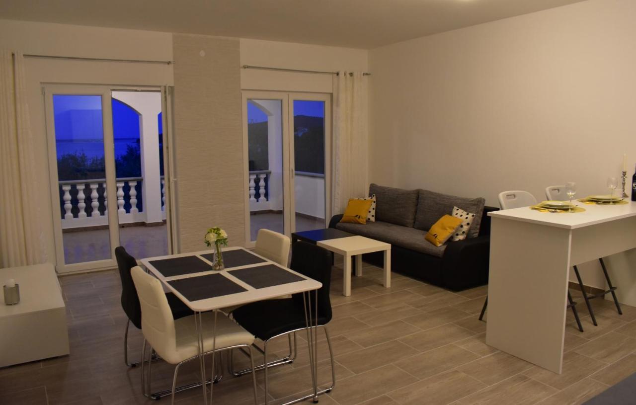 Family House Rebeka Apartman Ugljan Kültér fotó